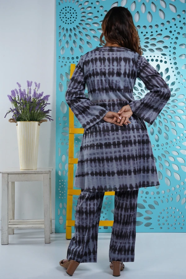 Black and grey tie dye two piece set with turquise beads — 5