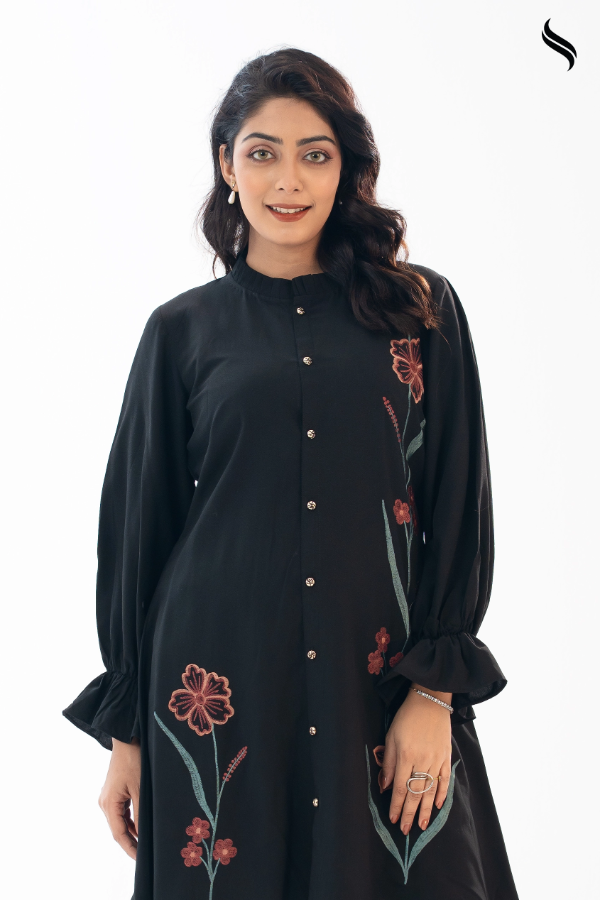 SEESHELL Women's Top Blended Silk Floral Embroidery Black (Black Color) 02