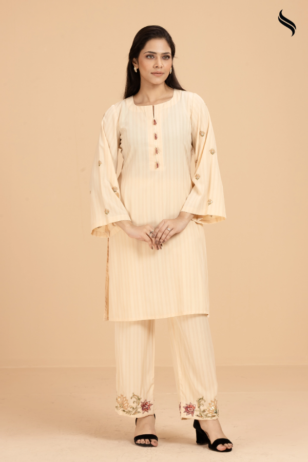 SEESHELL Women's Two Piece Silk Hand Embroidery Cream