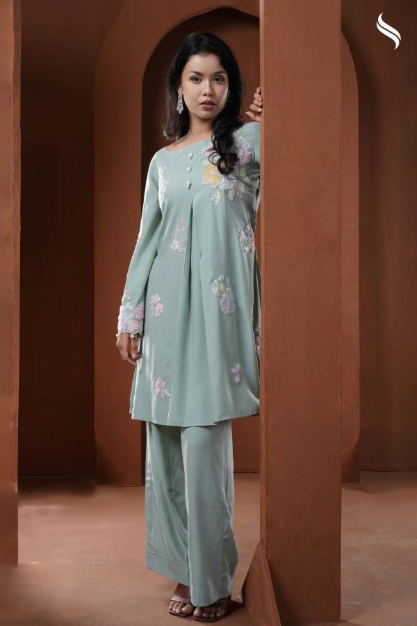 Embroidered pastel floral applique two piece set (Mint Color) 01