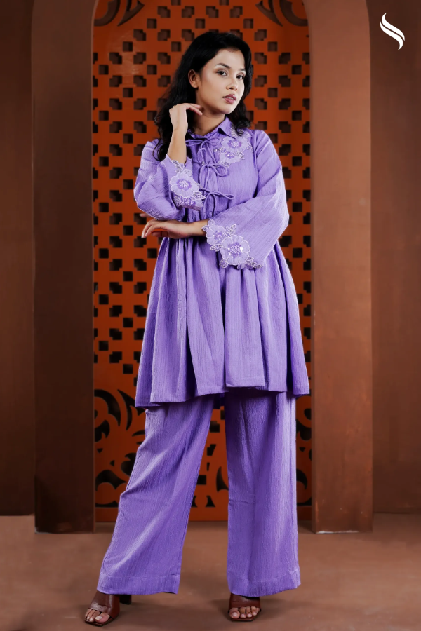 Monochromatic short frock style shirt two piece set with bows