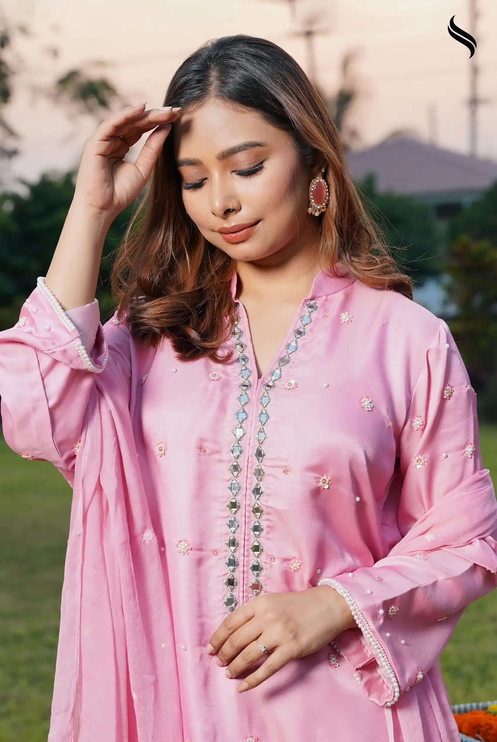 Baby Pink Three Piece Set With Mirror Work Neckline (Baby pink Color) 01