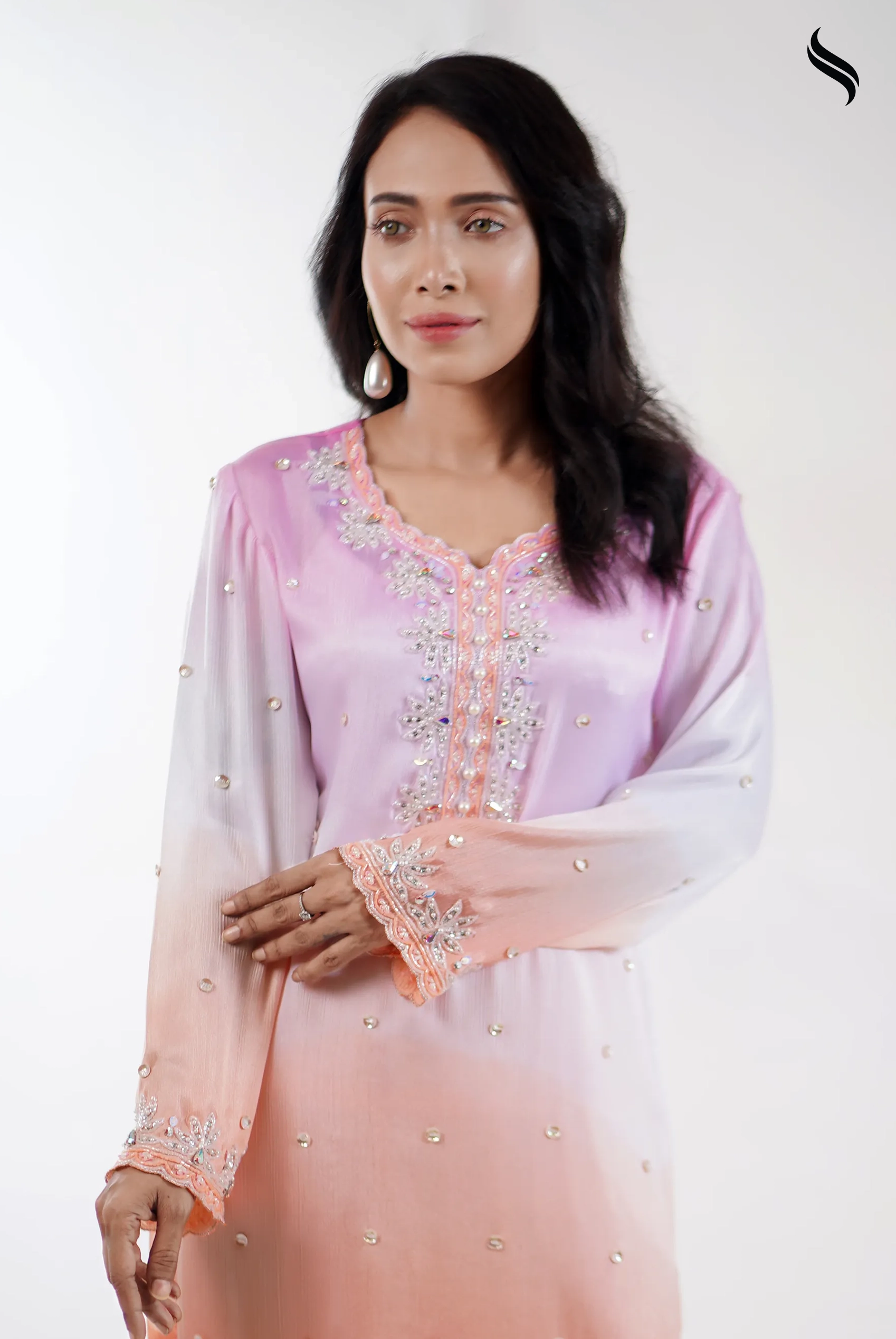 Ombre Silk Two Piece Set With Scalloped Neckline (Ombre pink-peach Color) 01